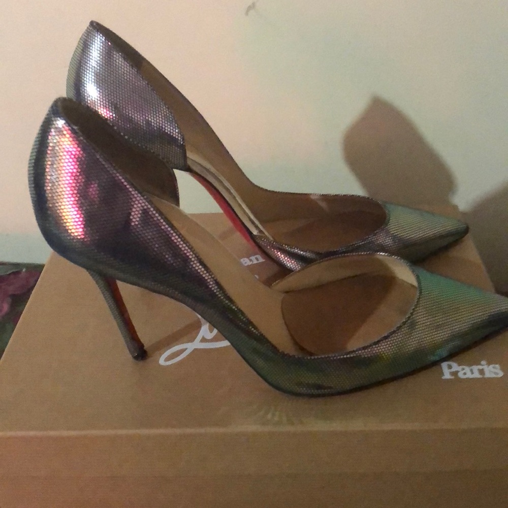 Heels - Picture 3 of 3